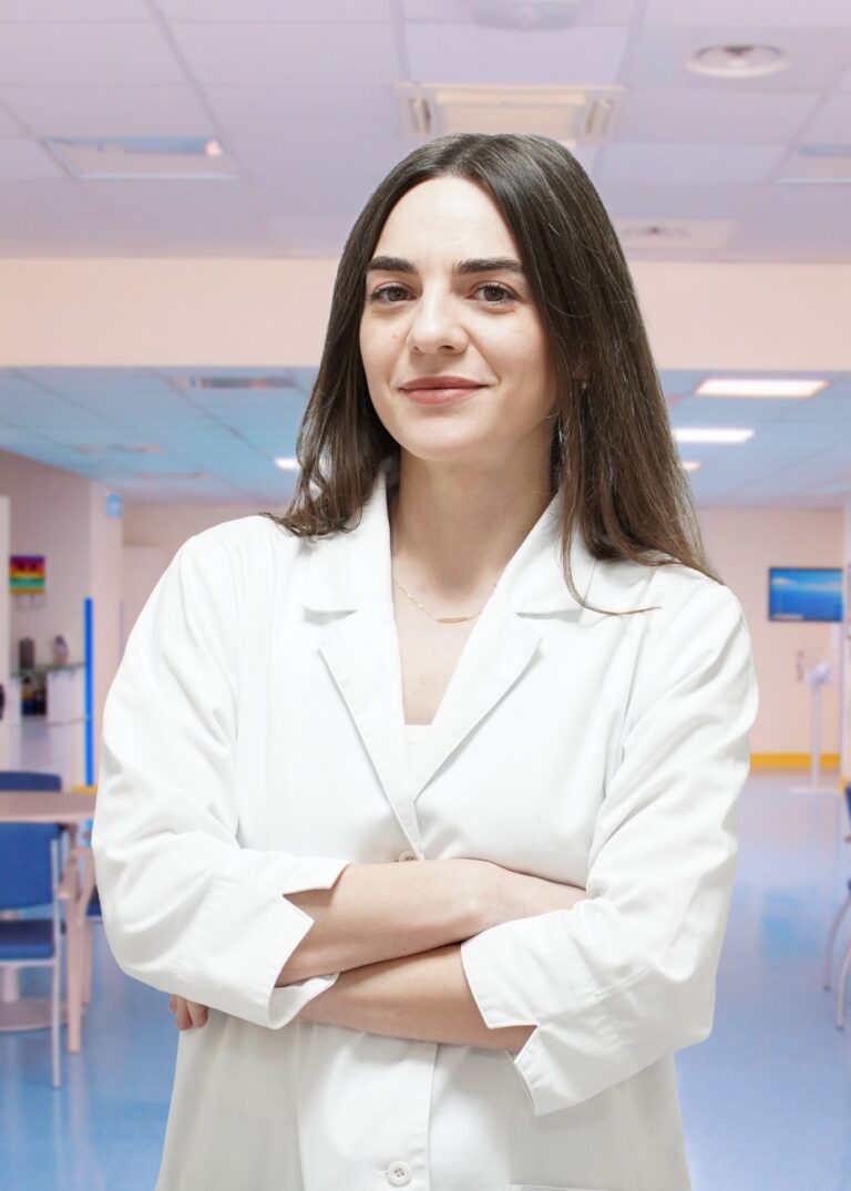 dr alexandra tacu poza mare